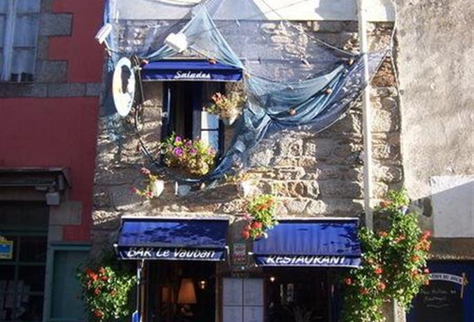 CONCARNEAU also known as "THE CITY CLOSE"