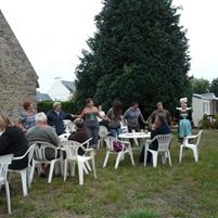 Animation in the camp of the Dawn Mill in Concarneau